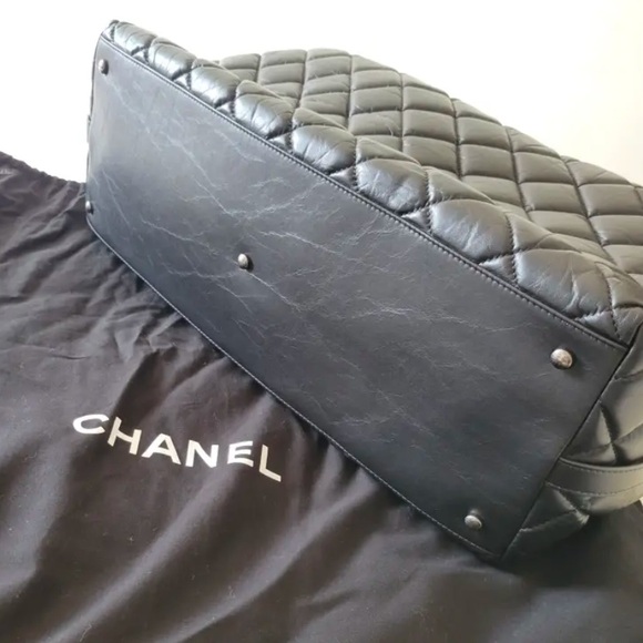 Auth CHANEL Trendy CC Bowler Lambskin Handbag Crossbody Large - Picture 6 of 15